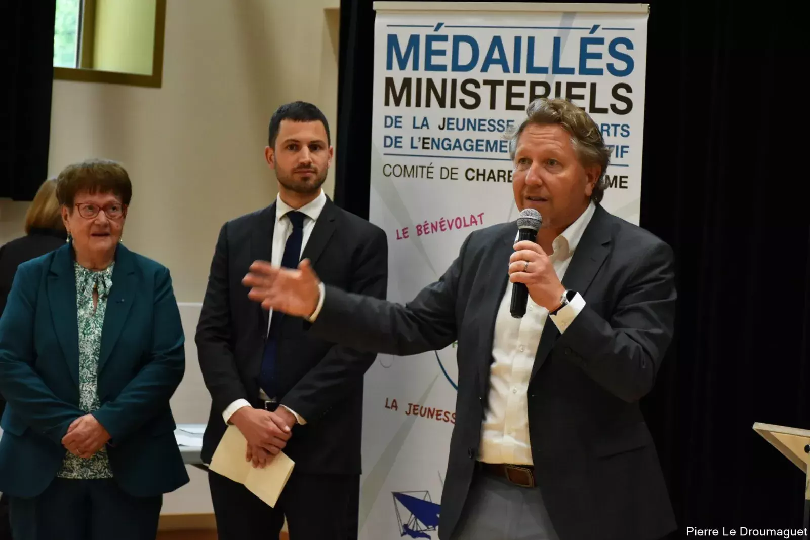 Charente-Maritime : Cérémonie remise médailles à Dompierre-sur-Mer
