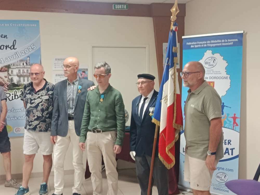 Dordogne : Remise de la médaille ministérielle échelon bronze à M. Arnaud LEGRAND