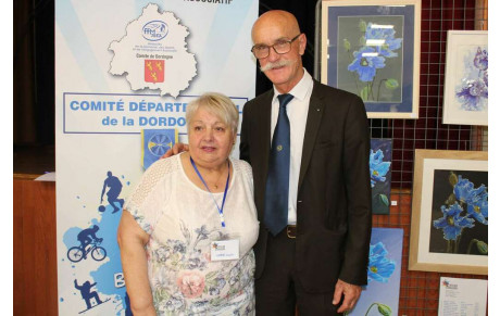 St Capraise de Lalinde : remise du trophée du bénévolat à Mme CLEMENT Jacqueline